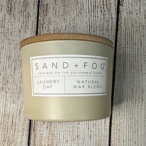 NWOT Sand + Fog Laundry Day Natural Wax Blend 2 Wick Candle
